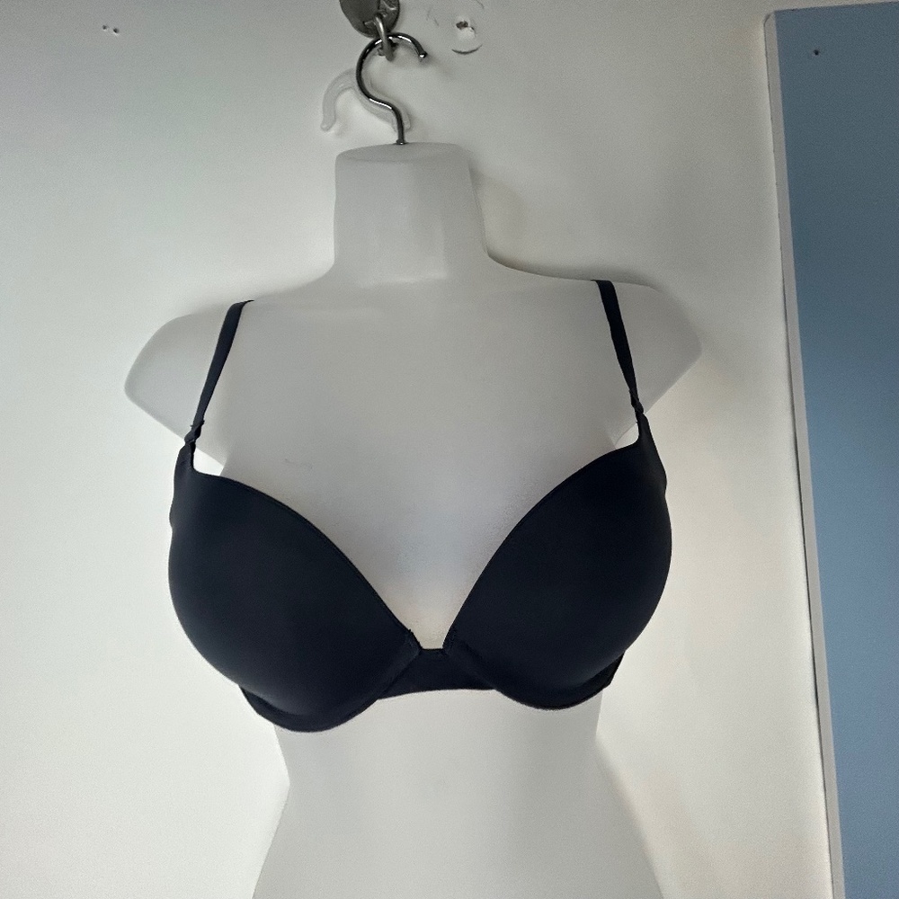 PINK Victoria's Secret‎ Gray/Black Campus Pushup Bra 34C